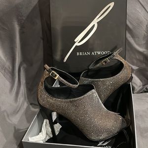 B Brian Antwood BFLIESE silver gold holographic heel ankle strap booties 7 1/2